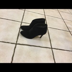 Adrienne Vittadini  Black booties size 7.5